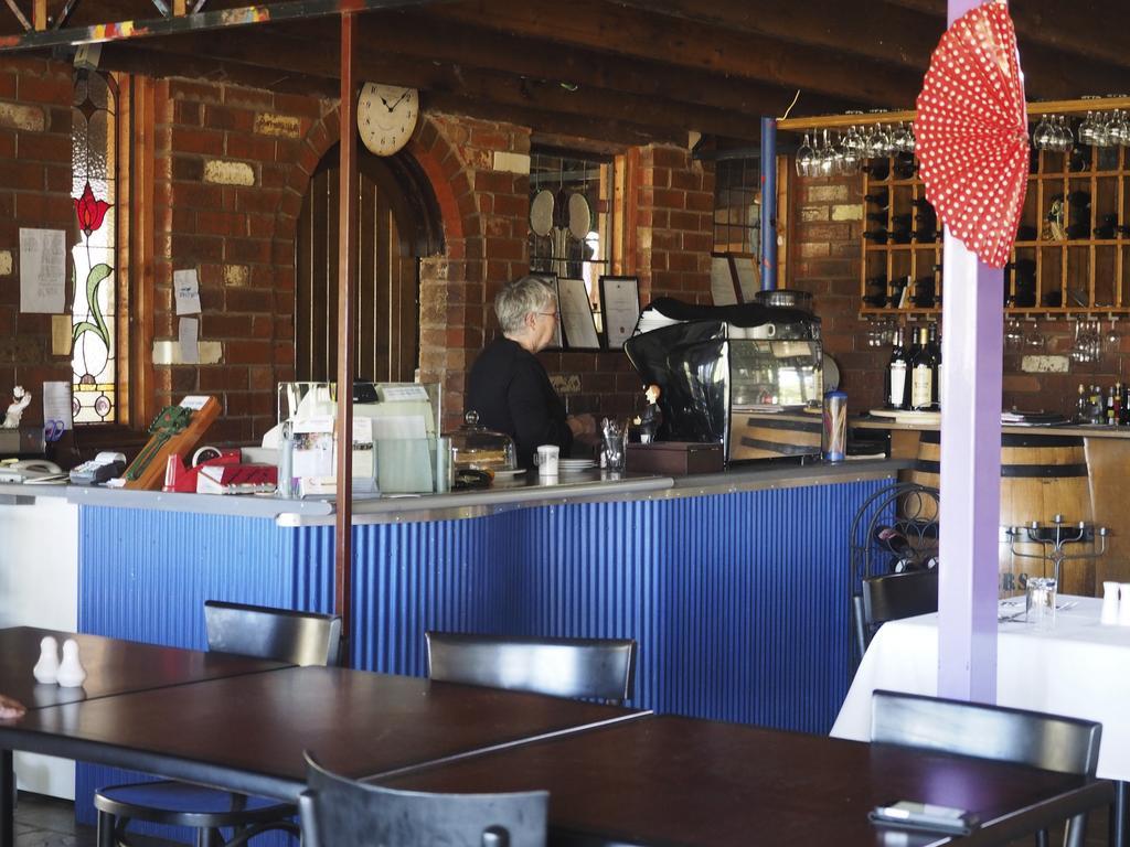 Moonbeam Cottages & Rainbow Cafe Moonambel 外观 照片