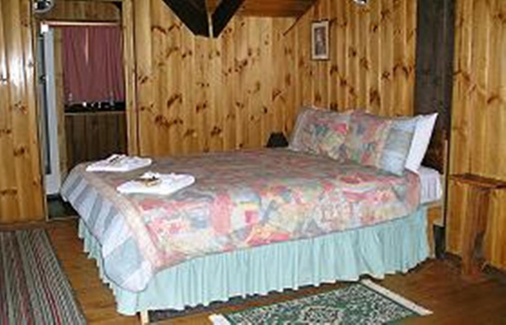 Moonbeam Cottages & Rainbow Cafe Moonambel 客房 照片