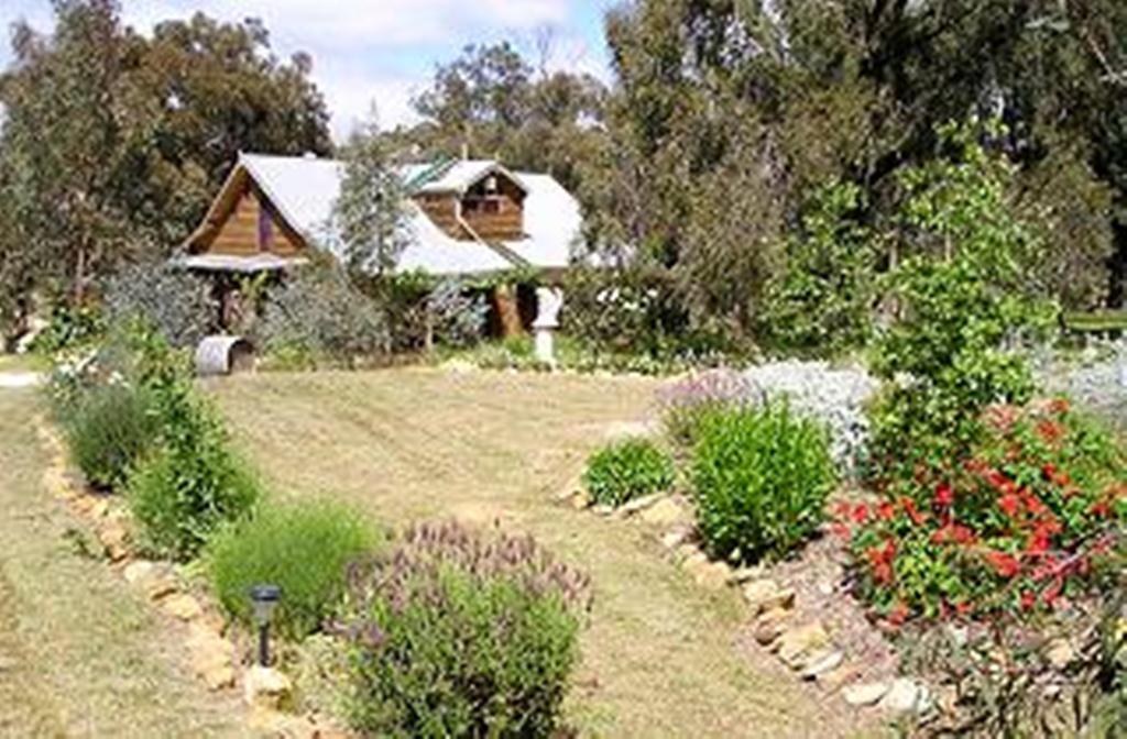 Moonbeam Cottages & Rainbow Cafe Moonambel 外观 照片